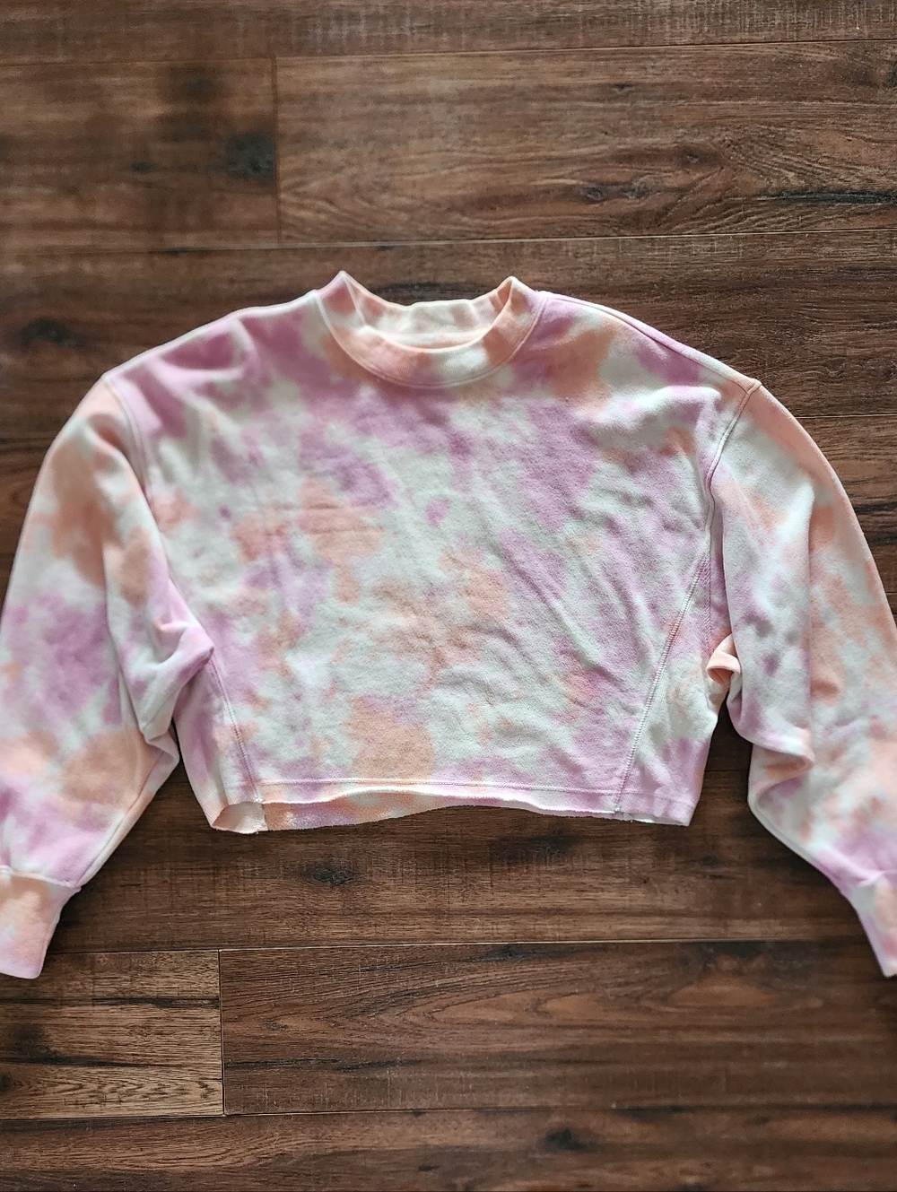 Reflex Women's Tie-Dye Cropped Long Sleeve Crewneck Loungewear Sweatshirt Small